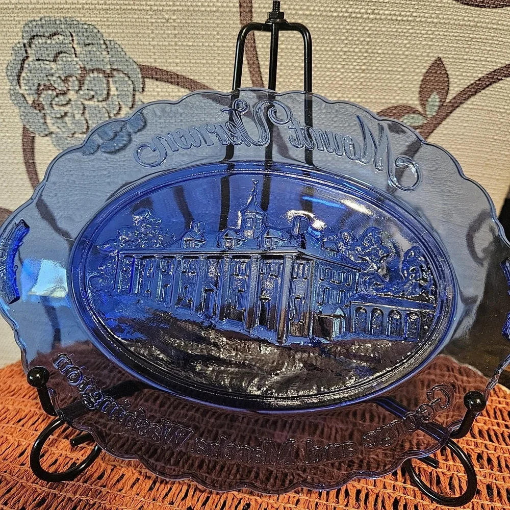 Avon Mount Vernon Plate With‎ Hostess Soaps Blue Glass 9